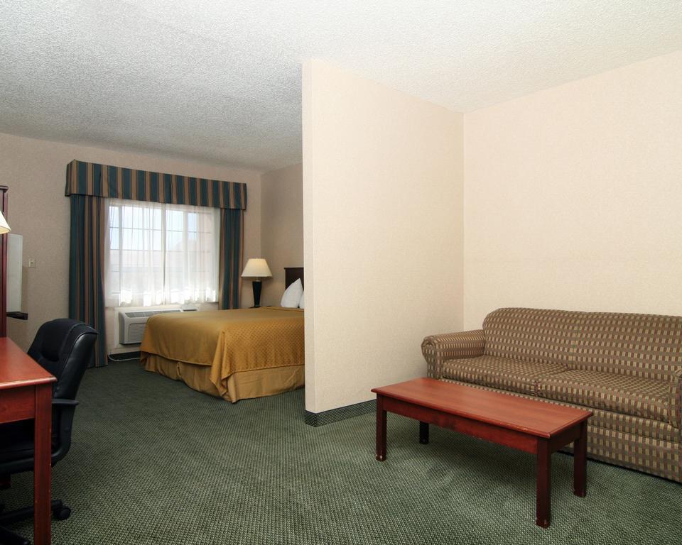 Quality Inn & Suites Grants - I-40 Exterior photo