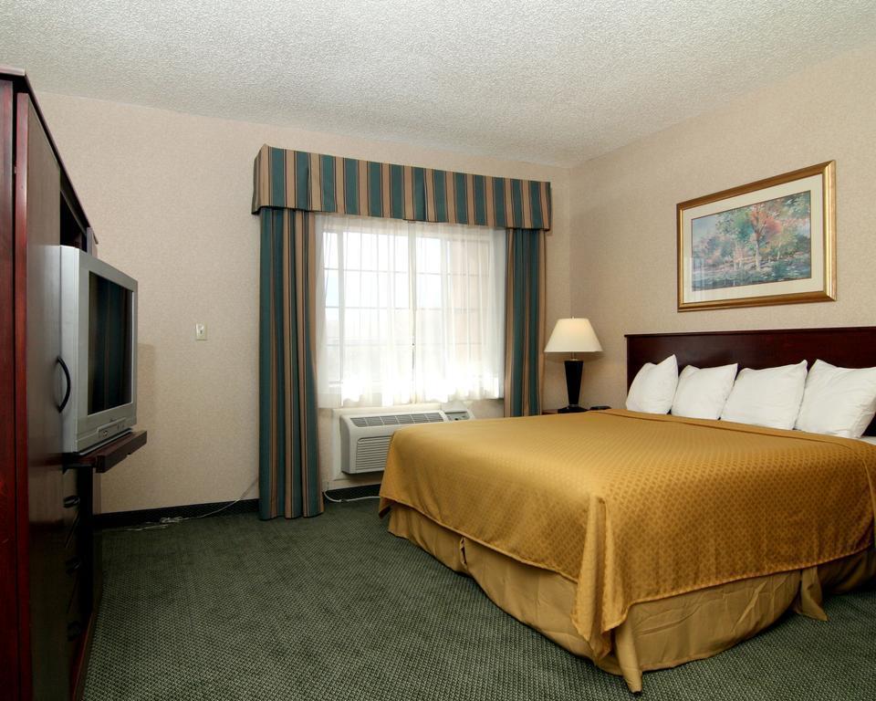 Quality Inn & Suites Grants - I-40 Exterior photo