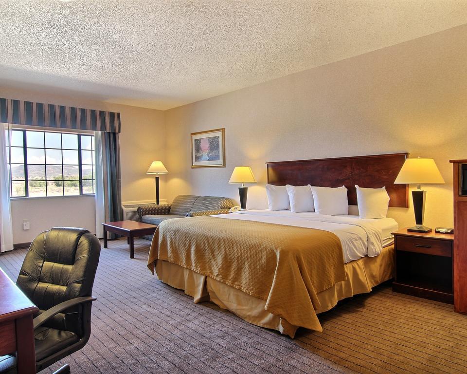 Quality Inn & Suites Grants - I-40 Exterior photo