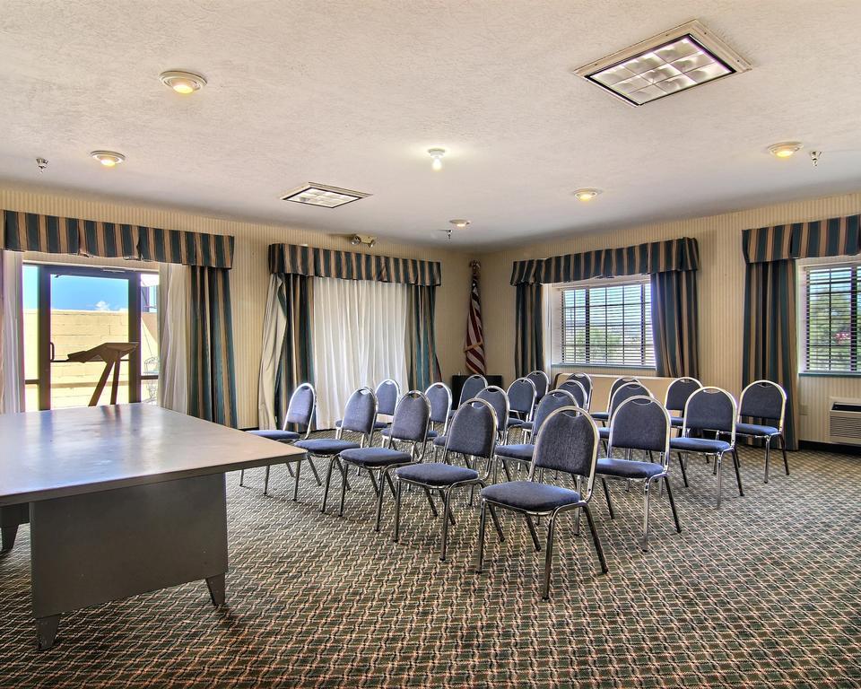 Quality Inn & Suites Grants - I-40 Exterior photo