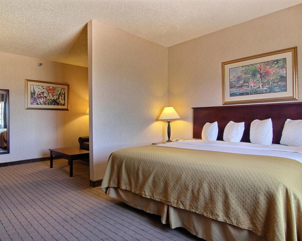 Quality Inn & Suites Grants - I-40 Exterior photo