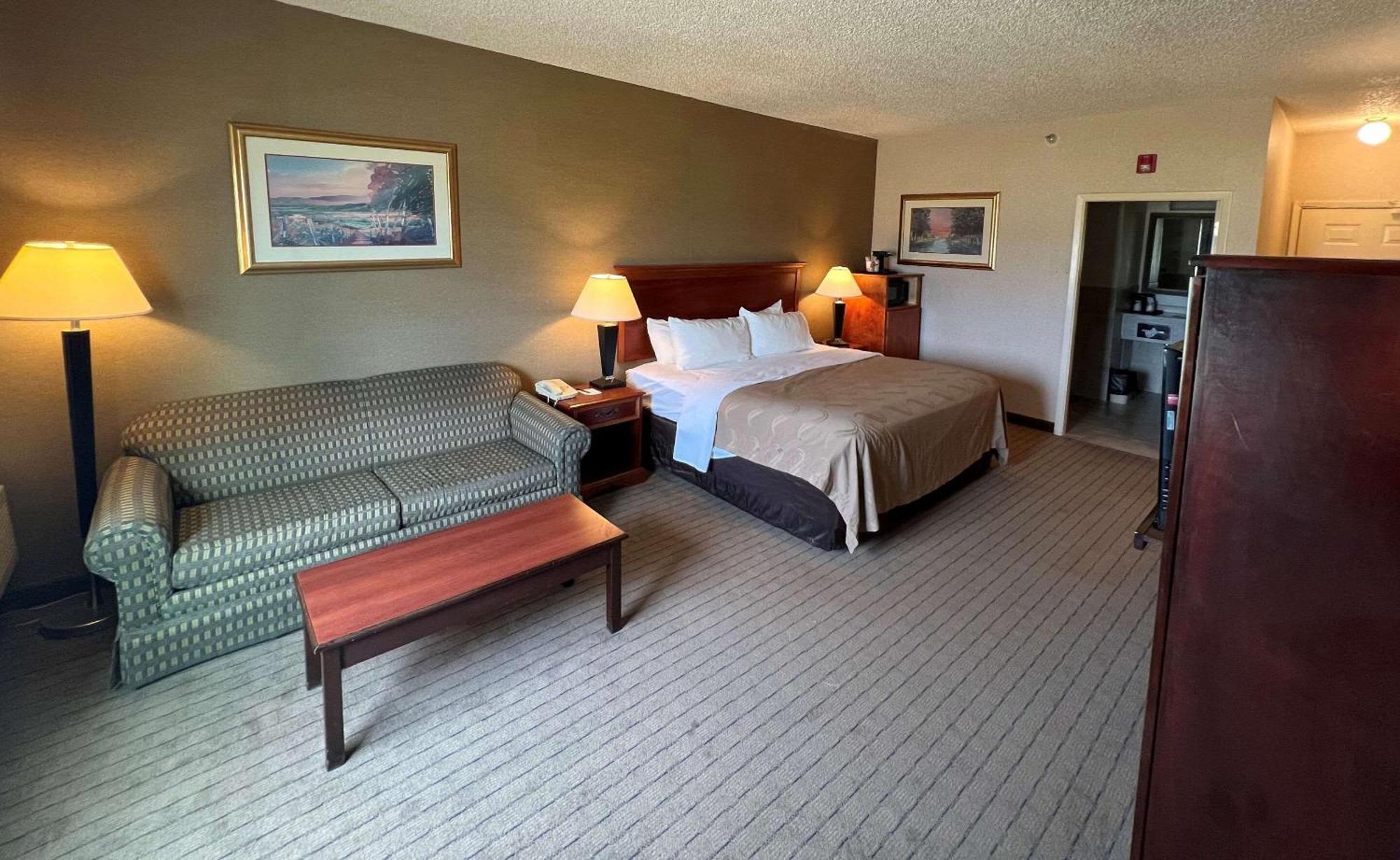 Quality Inn & Suites Grants - I-40 Exterior photo