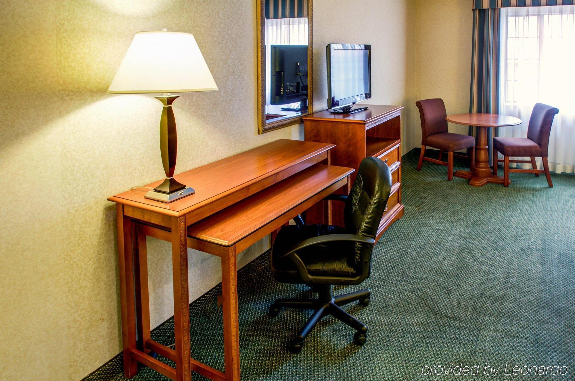 Quality Inn & Suites Grants - I-40 Exterior photo
